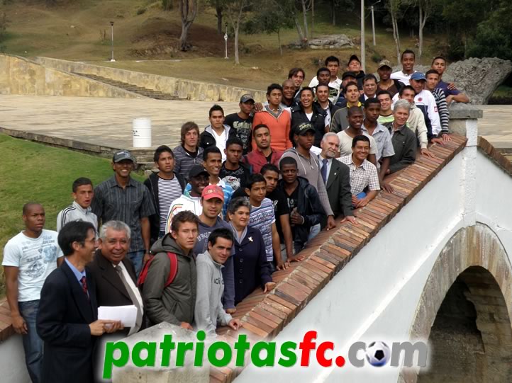 Los PAtriotas en el Puente de Boyac&aacute;